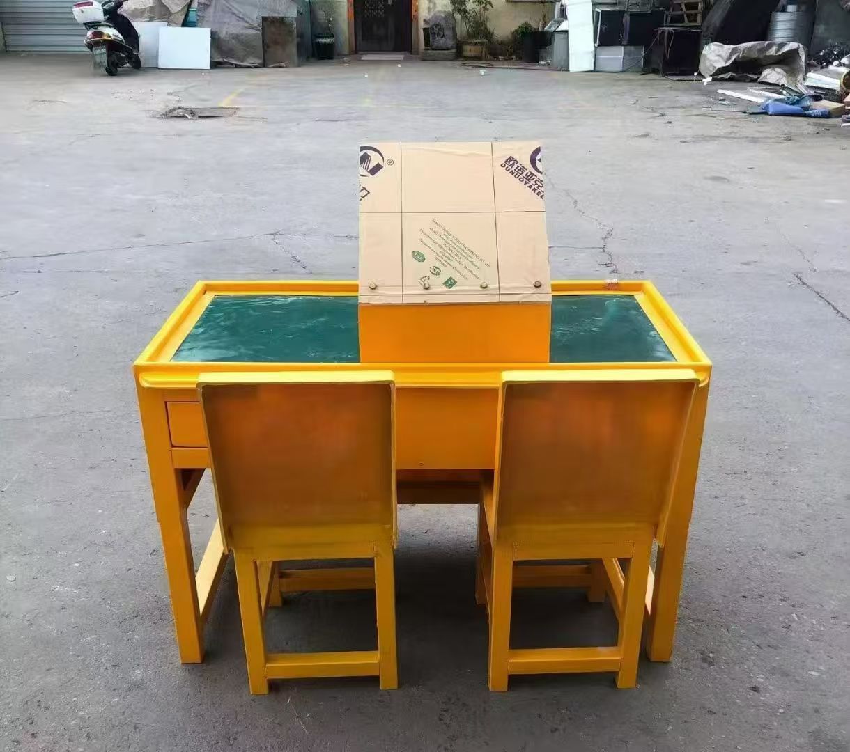 承德防静电导通桌井下煤矿火工品发放桌：危险品流转的安全守护者